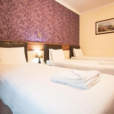 The Ben Mhor Hotel, Bar & Restaurant Grantown-on-Spey Eksteriør bilde
