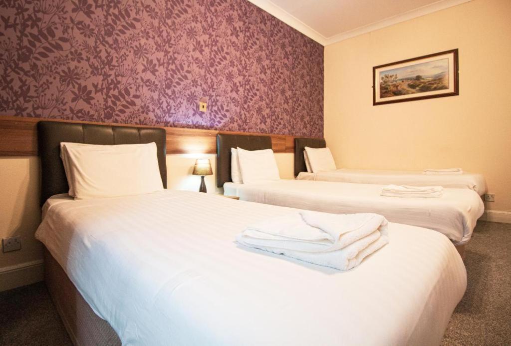 The Ben Mhor Hotel, Bar & Restaurant Grantown-on-Spey Eksteriør bilde