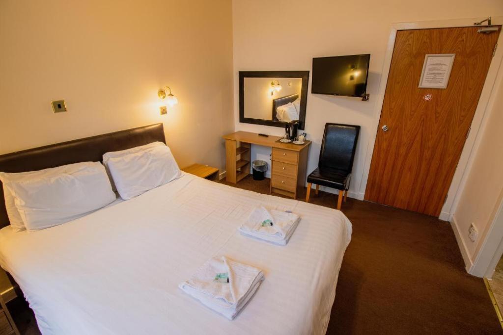 The Ben Mhor Hotel, Bar & Restaurant Grantown-on-Spey Eksteriør bilde