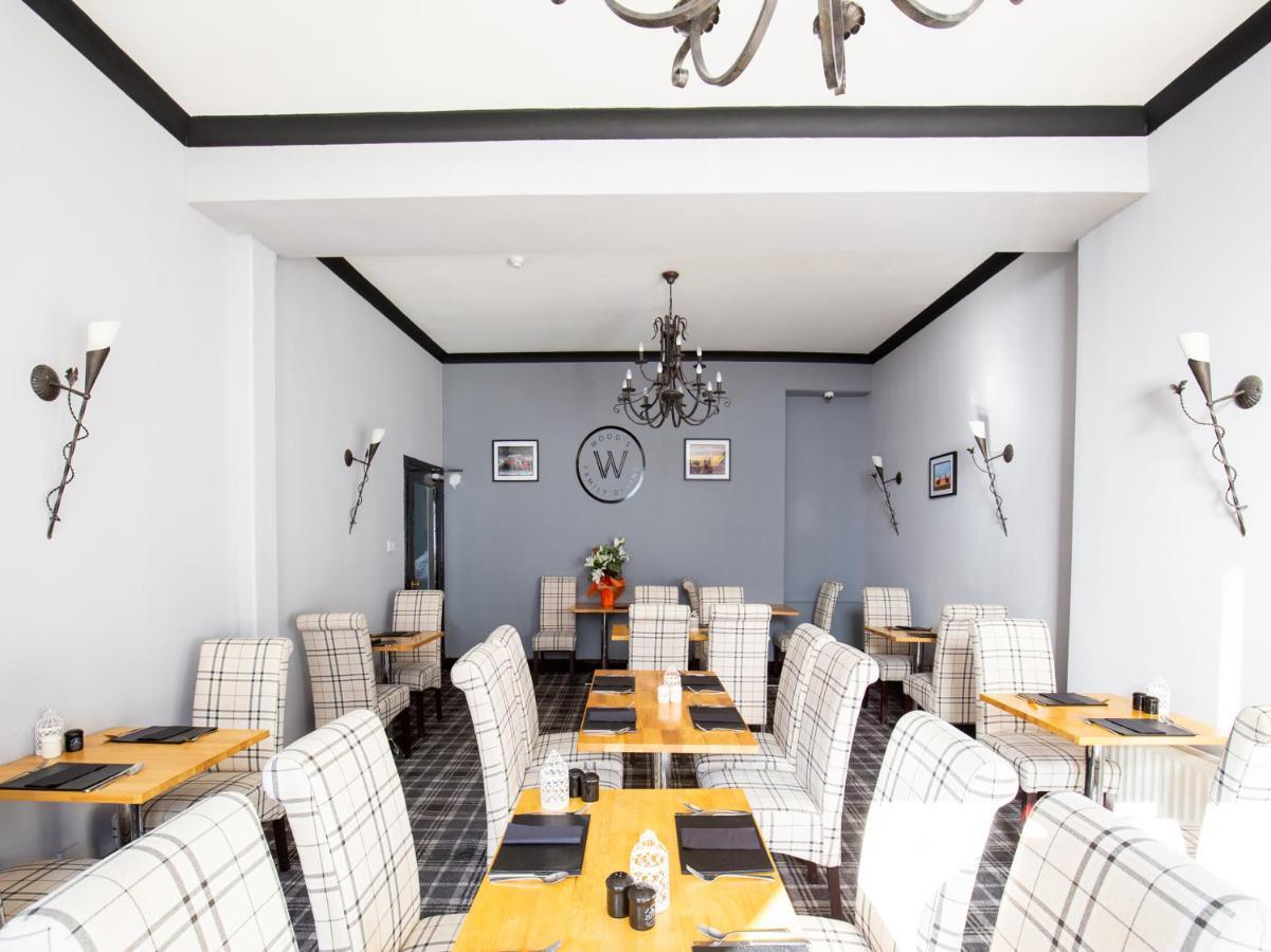 The Ben Mhor Hotel, Bar & Restaurant Grantown-on-Spey Eksteriør bilde