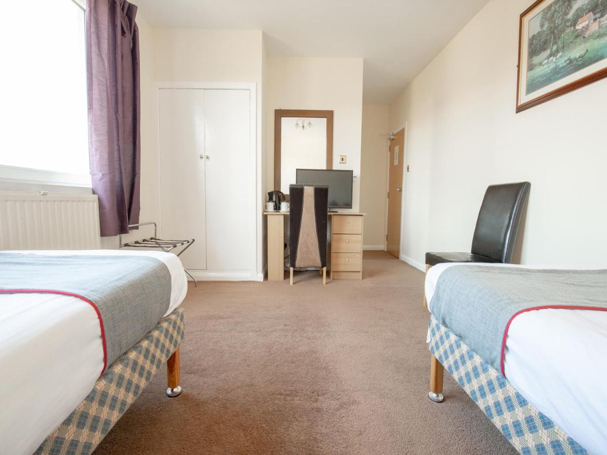 The Ben Mhor Hotel, Bar & Restaurant Grantown-on-Spey Eksteriør bilde
