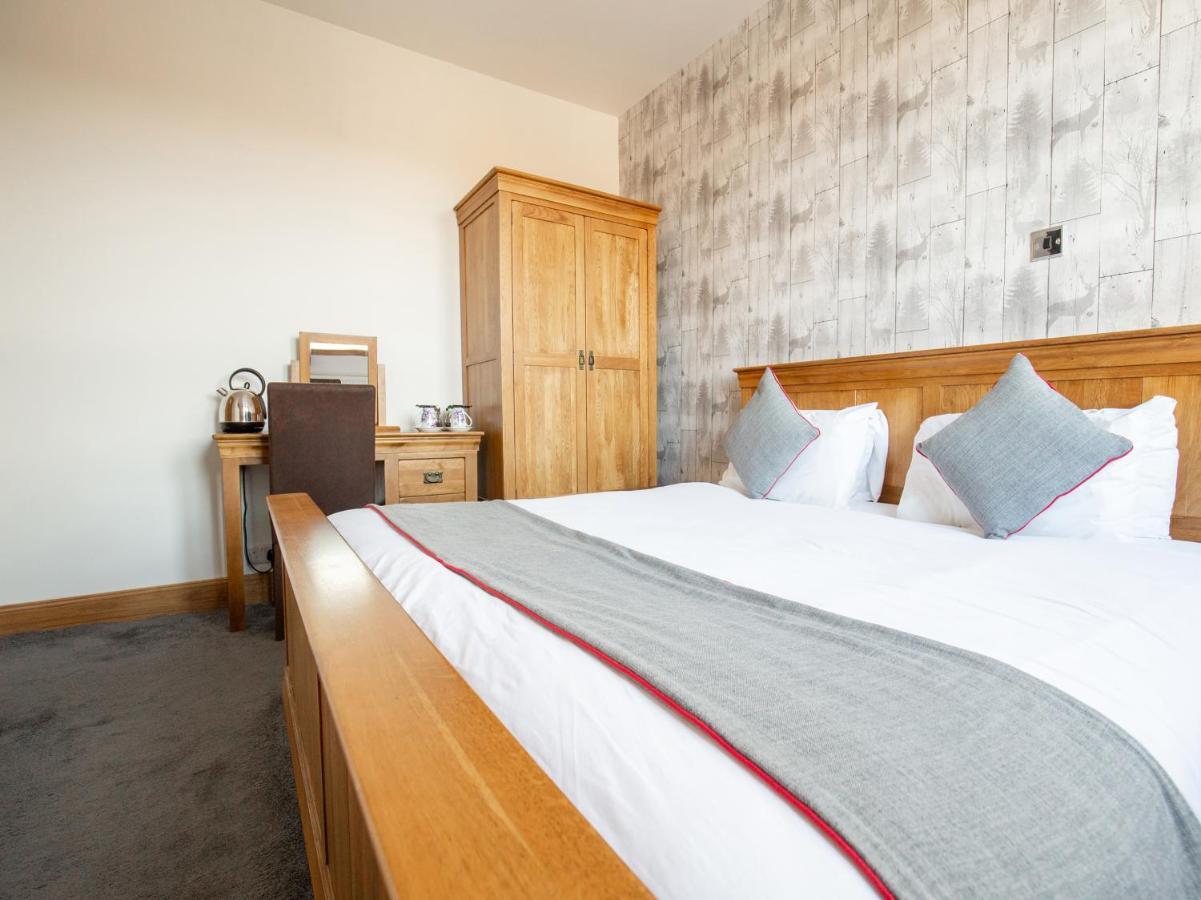 The Ben Mhor Hotel, Bar & Restaurant Grantown-on-Spey Eksteriør bilde